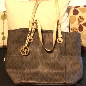 MK tote